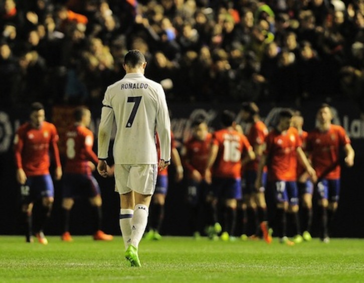 Cristiano Ronaldo, digno sucesor de otros madridistas poco respetuosos con la afición rival.