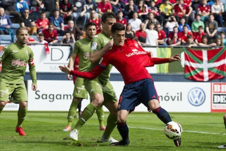 El añorado Merino, en un enfrentamiento ante el Sporting. (Iñigo URIZ/ARGAZKI PRESS)