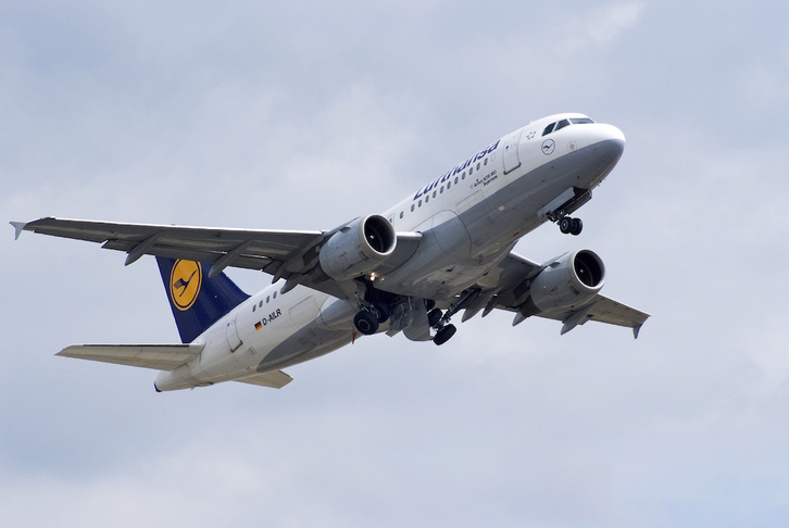 Un A-319 de Lufthansa, en pleno vuelo. (Lufthansa)