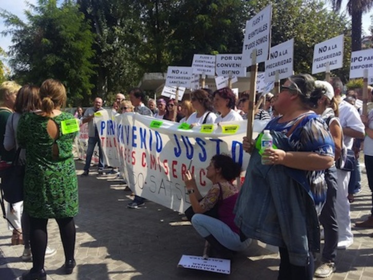 Imagen de unas movilizaciones realizadas por trabajadores de la Casa de Misericordia. (LAB)