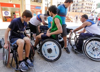 Imagen de la jornada de deporte integrador celebrada en Urretxu. (Gotzon ARANBURU)
