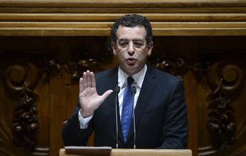Antonio Seguro en el Parlamento portugués. (Francisco LEONG / AFP)