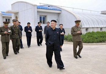 Imagen difundida por la agencia oficial de Corea (KCNA), donde se muestra al líder norcoreano, Kim Jong-Un. (AFP)