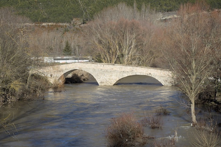 Puente sobre el río Ultzama en Arre. (Iñigo URIZ / ARGAZKI PRESS)