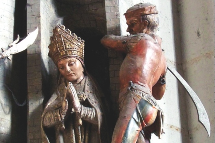 Imagen del martirio de San Fermín en la catedral de Amiens.