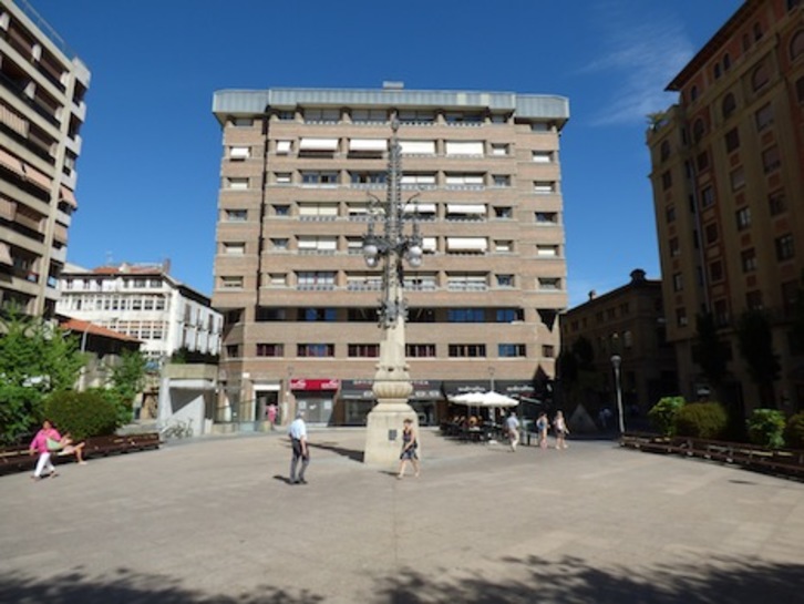 La actual plaza del Vinculo recuerda a la institución de ese nombre creada en 1527 para combatir la especulación del pan.
